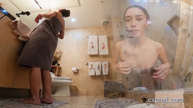 Грубый подход к молоденькой дебютантке