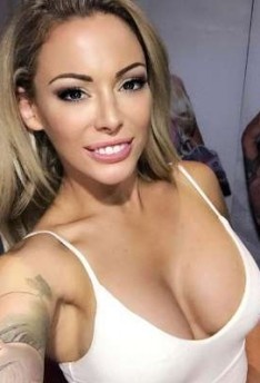 Модель Isabelle Deltore